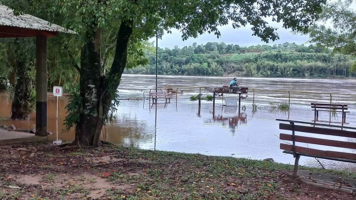 Crecida del Paraná: 11 personas evacuadas en Puerto Rico